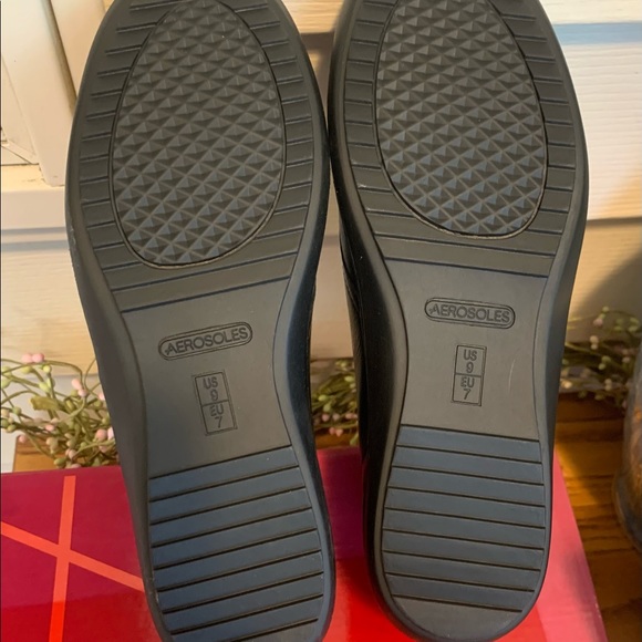 New in Box Black AEROSOLES Black Leather Lace Pine Tree Low Ankle Boots - Picture 5 of 10